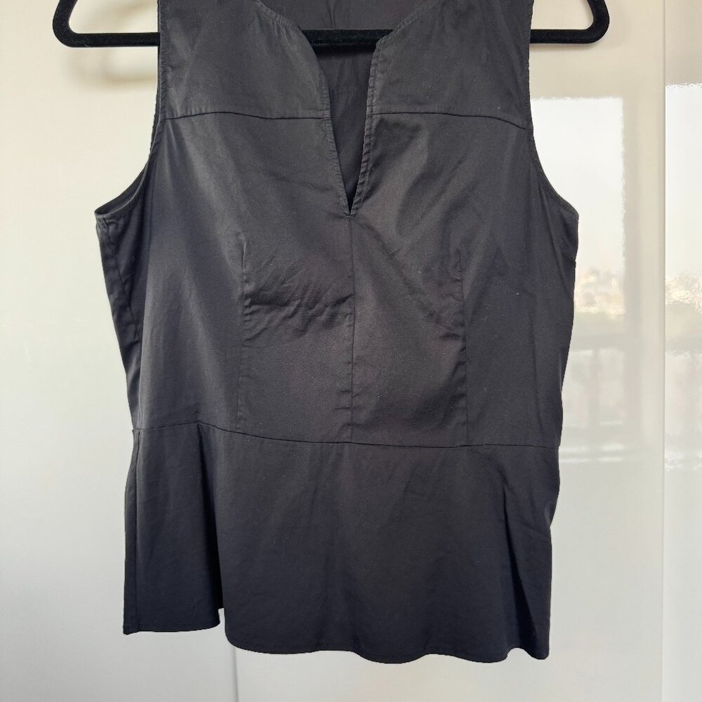 Theory cotton fit and flare black top S/P